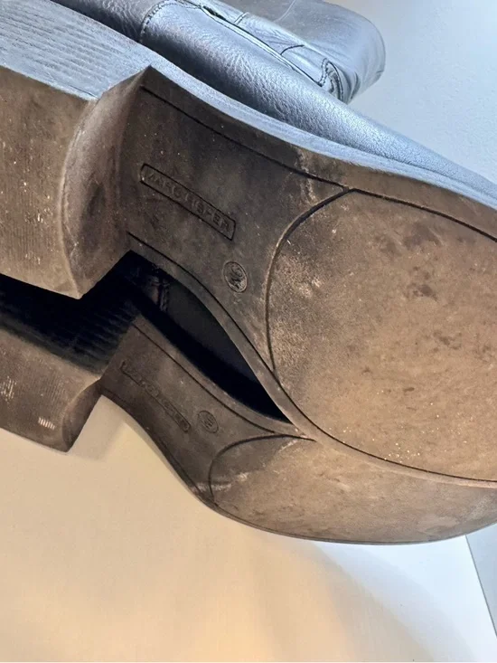 Flight attendant Classic Black Leather Knee-High Boots - Picture 5 of 6